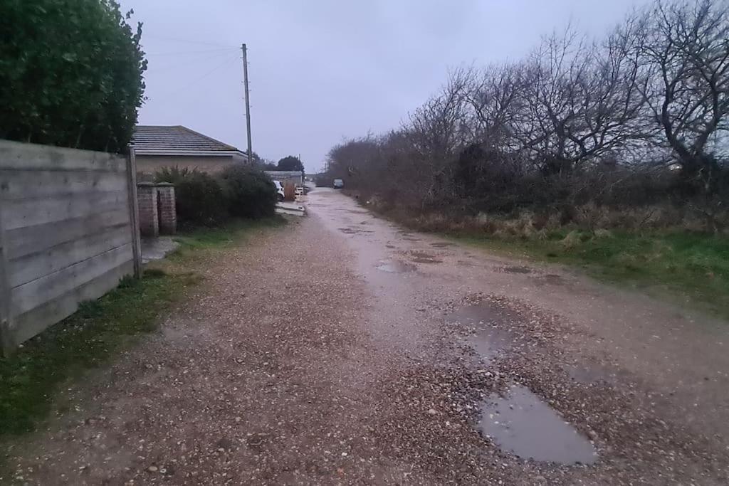 Wow I'm Living On The Beach. Luxury 4 Bed Sleeps 8