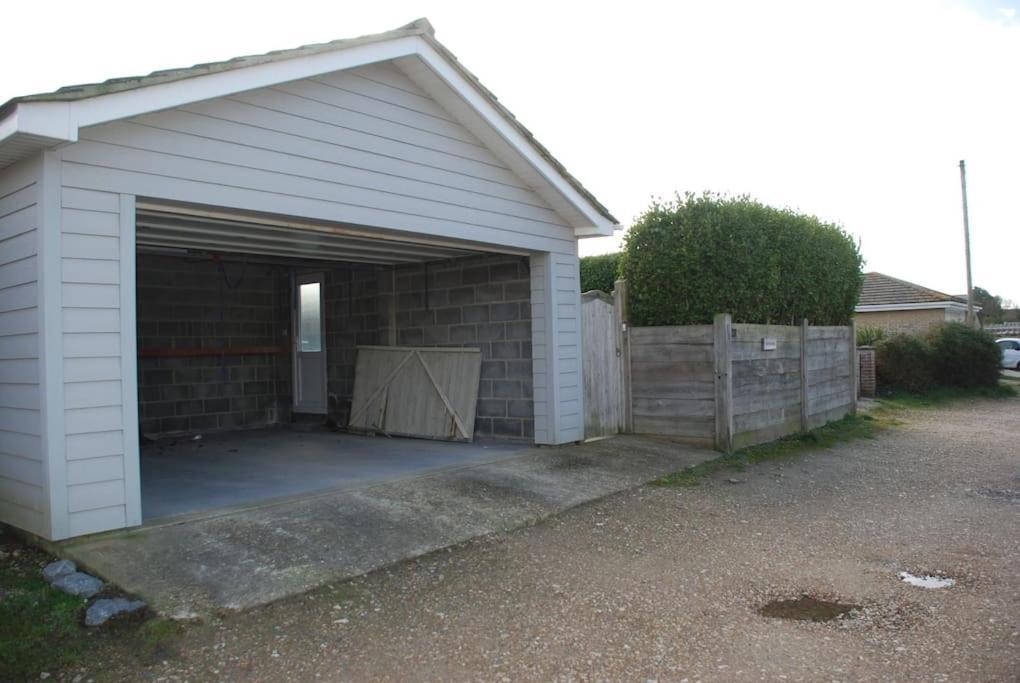 Wow I'm Living On The Beach. Luxury 4 Bed Sleeps 8 * Pagham