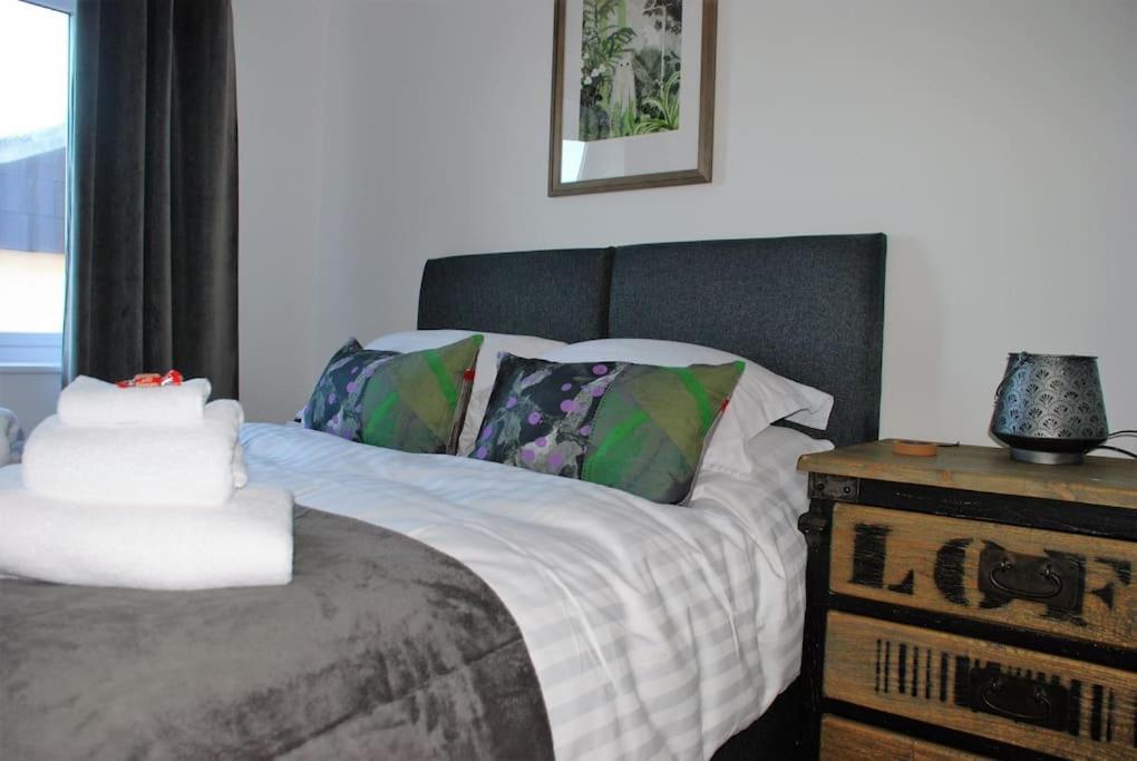 Wow I'm Living On The Beach. Luxury 4 Bed Sleeps 8 Holiday home Pagham