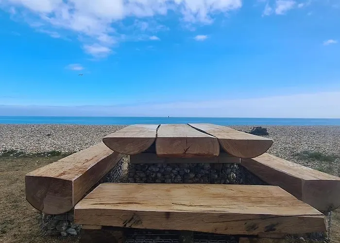 Wow I\'M Living On The Beach. Luxury 4 Bed Sleeps 8